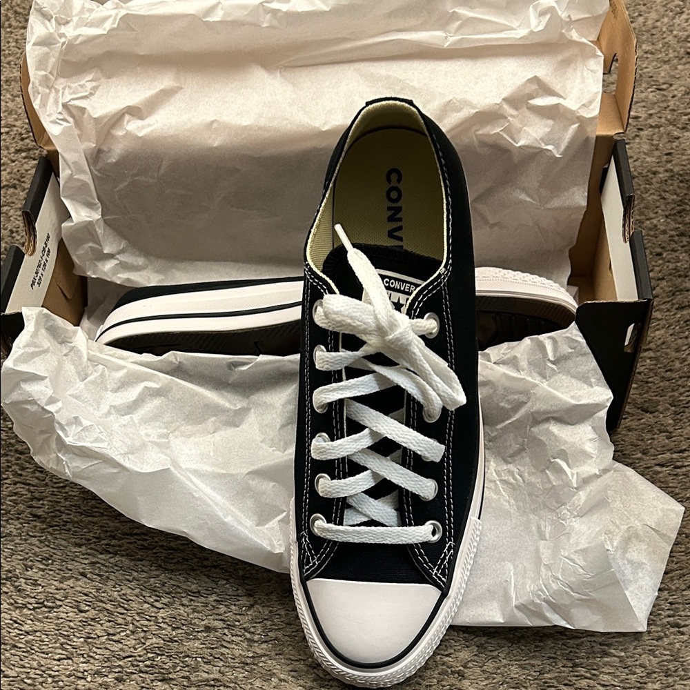 Converse Men's Black and White Sneakers